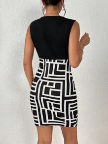 SHEIN Privé 幾何印花交疊領緊身連衣裙 - 黑與白 - 查看 3