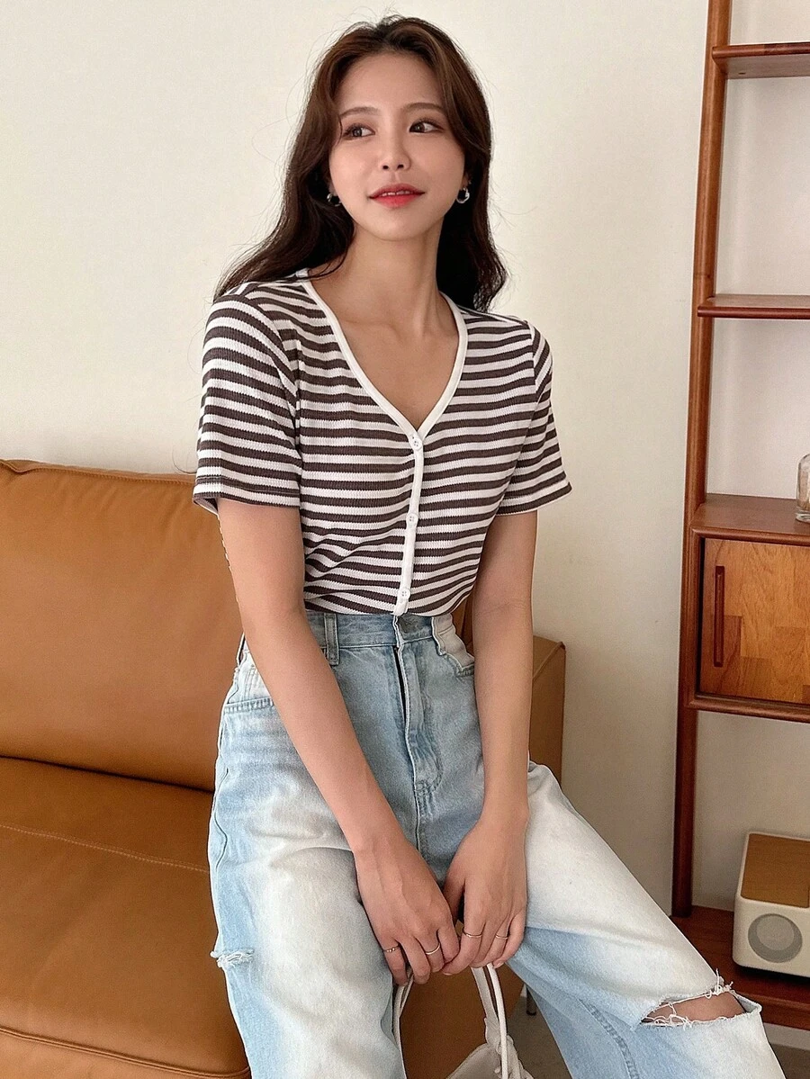 DAZY 條紋印花前紐扣T恤 - 棕色 - 查看 1