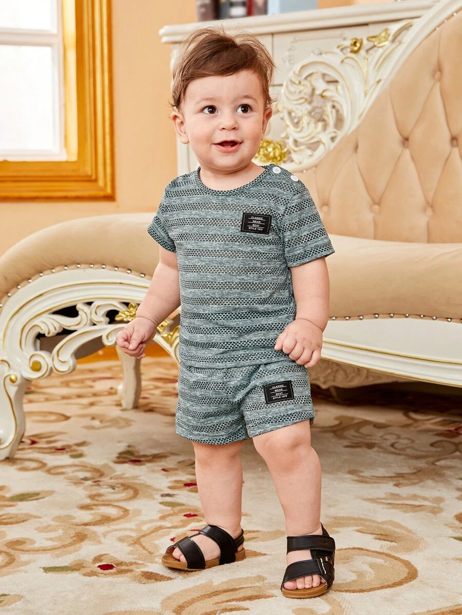 SHEIN 男嬰字母補丁細節T恤和短褲 - 綠色 - 查看 1