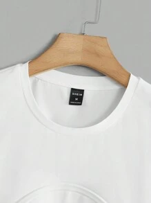 Manfinity VCAY Men Cartoon Embossed Tee, Summer
