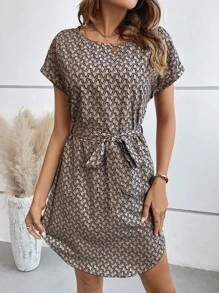 SHEIN Clasi 滿版印花蝙蝠袖繫腰帶連衣裙 - 卡其色 - 查看 1