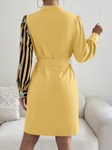 SHEIN Clasi Đầm Thắt lưng Nút phía trước Hoa Sọc Thanh lịch - Màu vàng - Xem 2