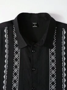 Manfinity RSRT 男士幾何印花襯衫不帶T恤 - 黑色 - 查看 3