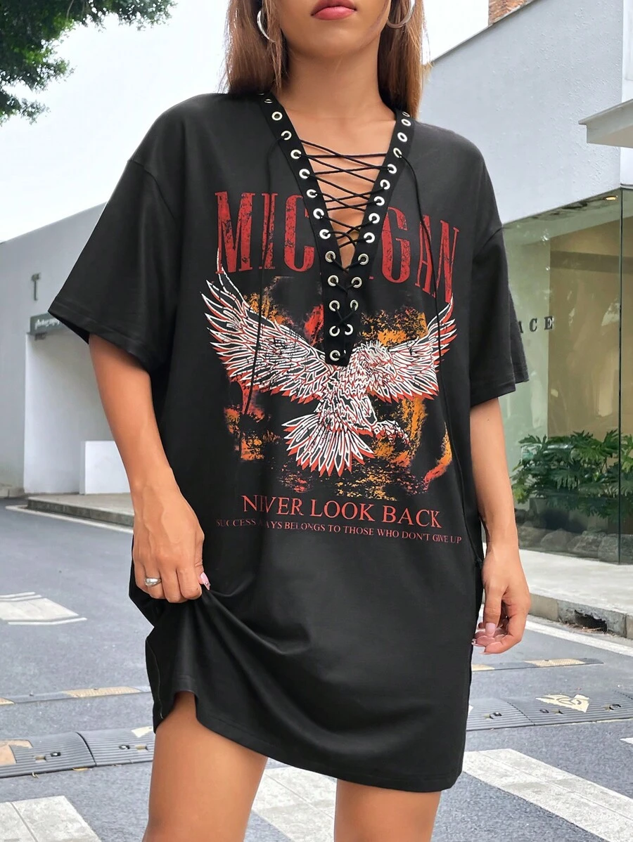 SHEIN EZwear 鷹和字母圖案前繫帶落肩T恤洋裝 - 黑色 - 查看 1