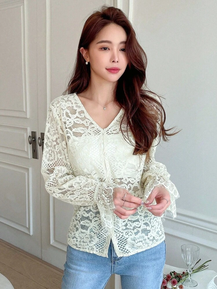 DAZY שרוולים מתרחבים כפתור קדמי תחרה חולצות ללא חזייה - בז' - ראה 6