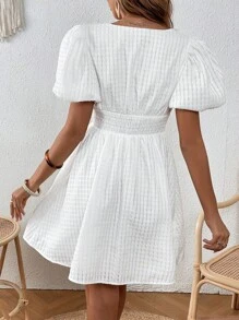 SHEIN VCAY 深V領泡泡袖前打結連衣裙 - 白色 - 查看 2