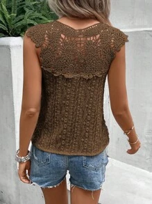 SHEIN Frenchy 拼接水溶蕾絲缺口領襯衫 - 棕色 - 查看 2