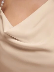 BizChic 不對稱領珍珠肩帶前垂褶襯衫工作服 - 杏色 - 查看 9