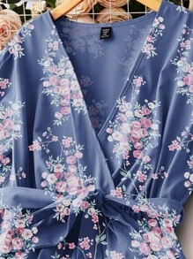 SHEIN LUNE 大碼印花交疊領繫腰帶洋裝 - 藍色 - 查看 4