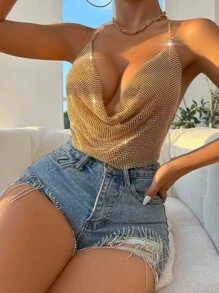 Zolique Top halter escote drapeado con diseño de cadena - Dorado - Ver 3