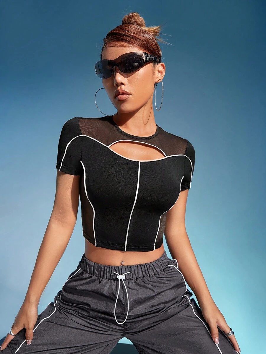 SHEIN ICON 鏤空網紗拼接短款T恤 - 黑色 - 查看 1