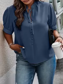 Auvina 大碼繫帶領泡泡袖襯衫 - 藍色 - 查看 3