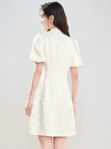 花卉圖案提花泡泡袖旗袍領連衣裙 - 米色 - 查看 2