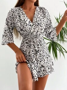 RueChic 滿版印花交疊領洋裝 - 黑與白 - 查看 4