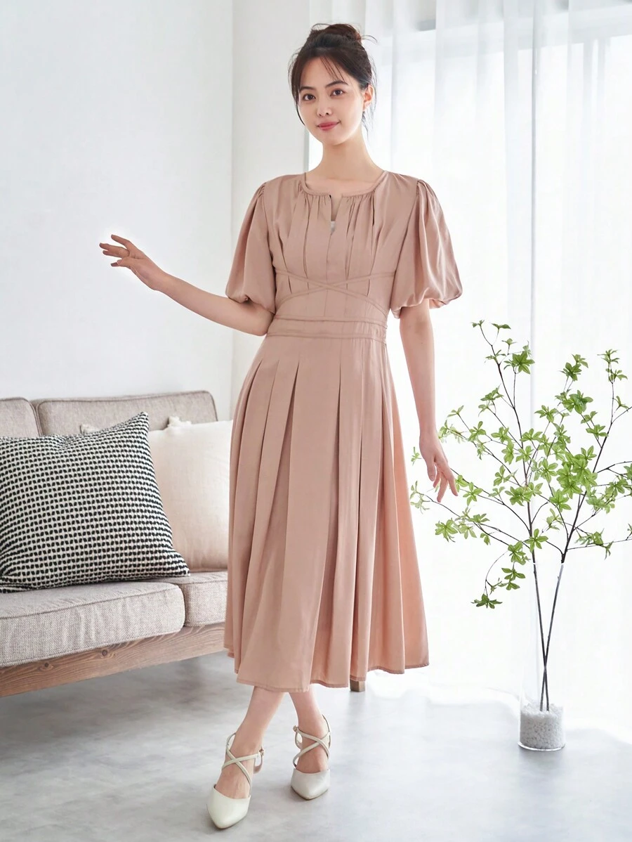 DAZY 素色泡泡袖百褶下擺洋裝 - 杏色 - 查看 1