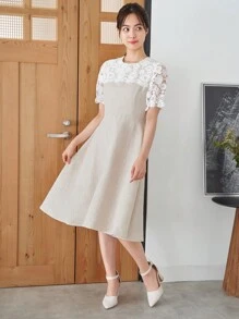 DAZY 蕾絲拼接肩部洋裝 - 杏色 - 查看 4