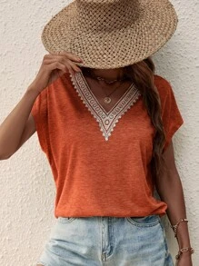 SHEIN LUNE Áo thun nữ Tương phản ren màu trơn Giải trí - Rỉ Nâu - Xem 3