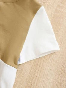 SHEIN Đứa bé trai Khối màu Đồ họa Chữ cái Áo thun & quần đùi - Màu Khaki - Xem 3