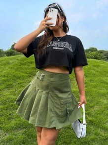 SHEIN EZwear 大碼翻蓋口袋百褶下擺搭扣細節工裝裙 - 軍綠色 - 查看 5