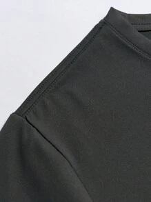 Men Slogan & Figure Graphic Tee - Dark Grey - View 4