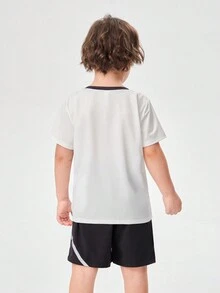 SHEIN 男童酷技術大字母圖案冰感覺運動T恤