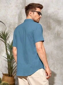 Manfinity NiteLyfe 宽松男士纯色前排纽扣衬衫 - 霧霾藍 - 查看 2