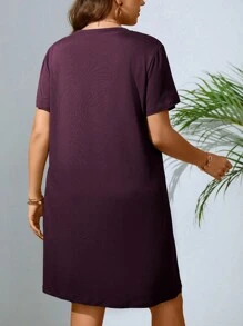 SHEIN Essnce Vestido estilo camiseta con diseño de botón - Morado - Ver 4