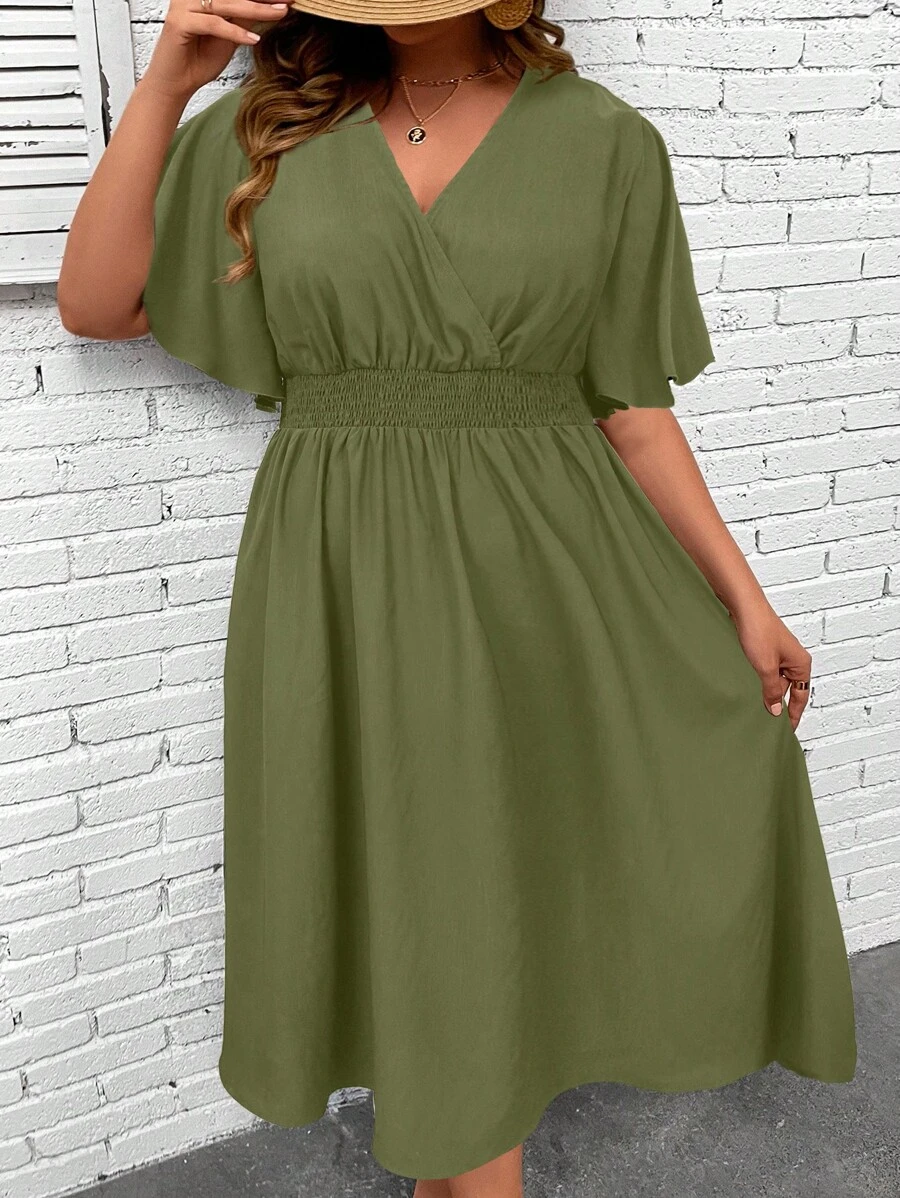 SHEIN LUNE 大碼蝴蝶袖交疊領洋裝 - 軍綠色 - 查看 1