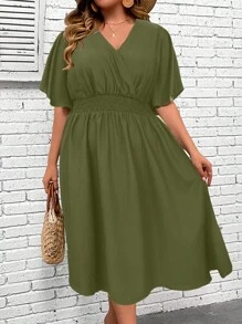 SHEIN LUNE 大碼蝴蝶袖交疊領洋裝 - 軍綠色 - 查看 3