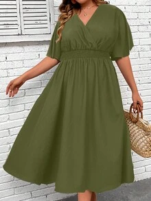 SHEIN LUNE 大碼蝴蝶袖交疊領洋裝 - 軍綠色 - 查看 5