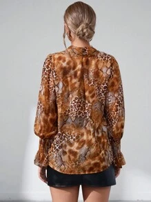 SHEIN Privé 豹紋印花繫帶領喇叭袖襯衫 - 彩色 - 查看 2