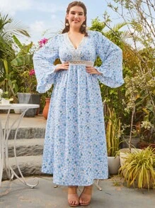 S BETRO 大碼碎花水溶蕾絲拼接連衣裙 - 淺藍色 - 查看 1