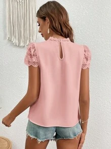 SHEIN Clasi 蕾絲拼接鎖眼領拼接細節襯衫 - 珊瑚粉 - 查看 3