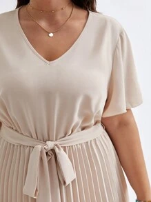 SHEIN Frenchy Đầm Plus Size Thắt lưng Xếp li màu trơn Giải trí - Màu be - Xem 6
