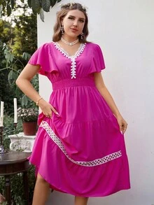 SHEIN Holidaya Đầm Plus Size Tương phản ren Viên lá sen Dải chun Khối Màu Giải trí - Màu Hồng Tươi - Xem 8