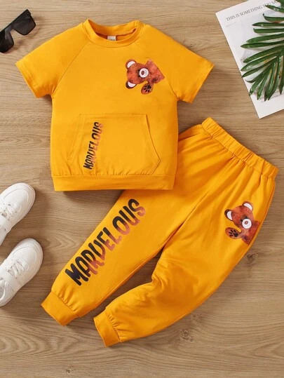 SHEIN 2件套兒童夏季短袖T恤和褲子男童素色可愛熊印花套裝