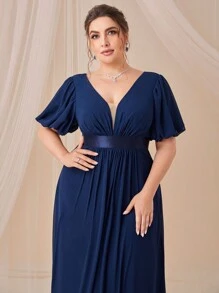 SHEIN Belle 大碼深V領蝴蝶袖超長伴娘連衣裙