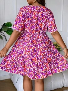 SHEIN Clasi Đầm Plus Size Cắt ra Viên lá sen xoắn lại Hoa Tất cả trên in Boho - Nhiều màu - Xem 2