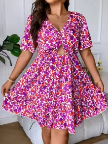 SHEIN Clasi Đầm Plus Size Cắt ra Viên lá sen xoắn lại Hoa Tất cả trên in Boho - Nhiều màu - Xem 3