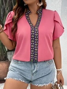 SHEIN Clasi 大碼幾何刺繡花瓣袖四分之一無紐扣開襟襯衫 - 西瓜粉 - 查看 5