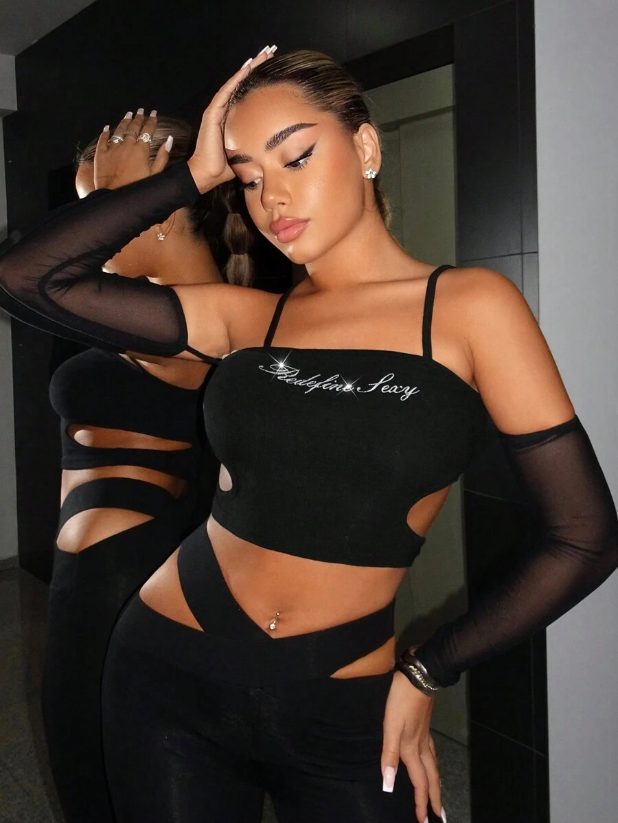 SHEIN ICON 字母圖案透視網紗袖鏤空短款T恤 - 黑色 - 查看 1