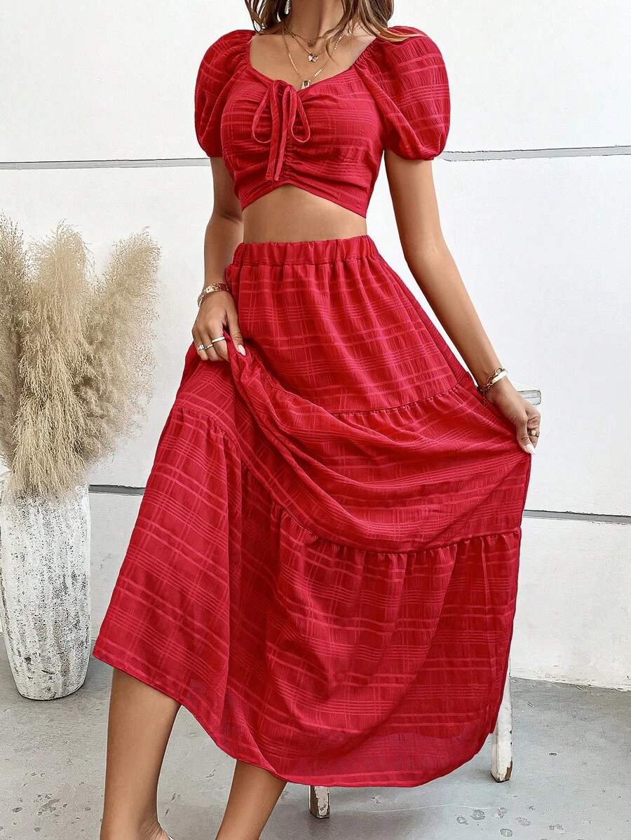 SHEIN VCAY Top crop con cordón delantero & Falda bajo con fruncido - Rojo - Ver 1