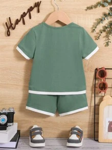 SHEIN 男嬰字母補丁細節拼接邊T恤和短褲 - 綠色 - 查看 2