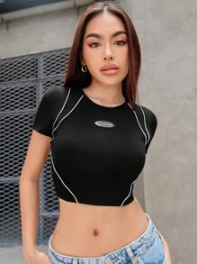 SHEIN ICON Camiseta crop con diseño de parche de letra ribete en contraste - Negro - Ver 1