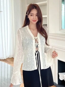 DAZY 前繫帶喇叭袖襯衫 - 米色 - 查看 6