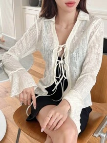 DAZY 前繫帶喇叭袖襯衫 - 米色 - 查看 8