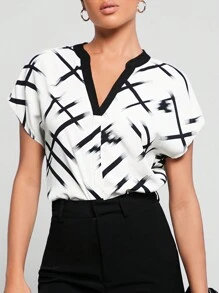 BizChic 圖案印花缺口領蝙蝠袖襯衫工作服 - 黑與白 - 查看 1