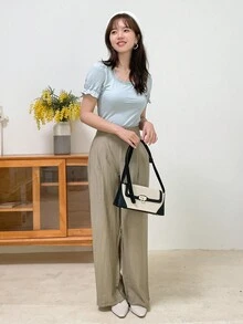 DAZY Camiseta unicolor con encaje en contraste de manga farol - Celeste - Ver 10