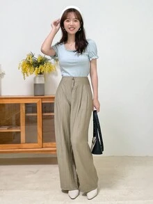 DAZY Camiseta unicolor con encaje en contraste de manga farol - Celeste - Ver 12