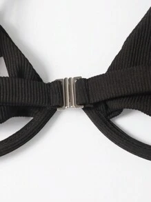 SHEIN Swim Summer Beach Solid Cut Out Bikini Top - Black - View 3